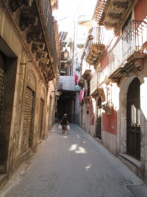 narrow street2
