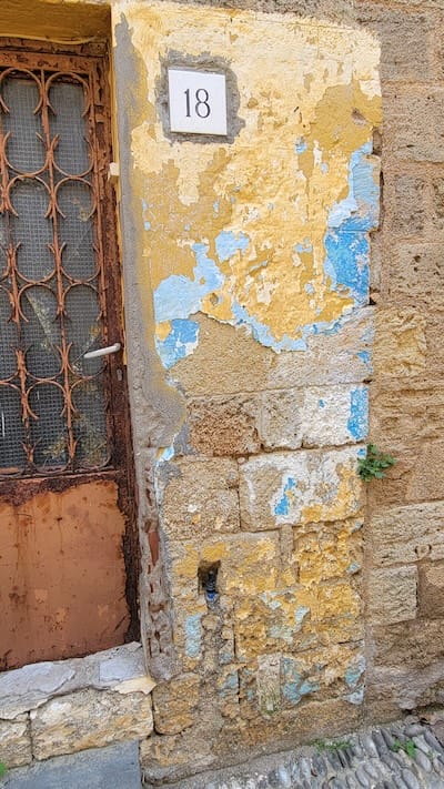 doorway-in-greece