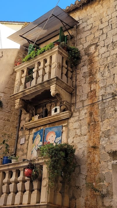 Venice-balcony